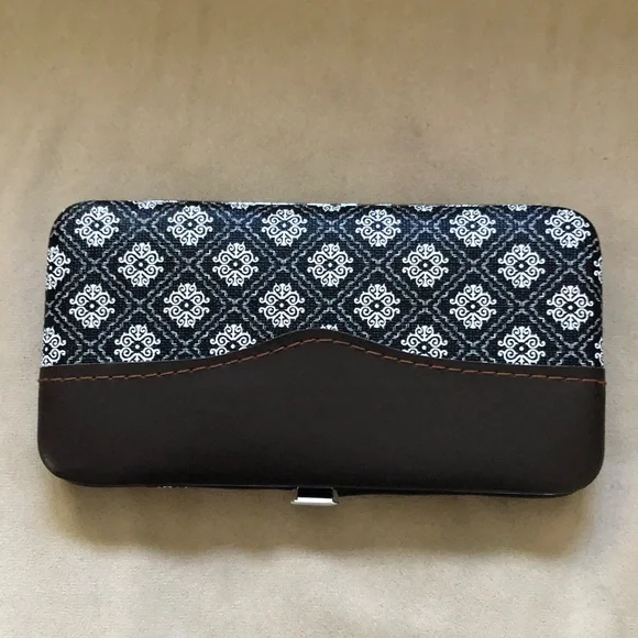 - Manicure Set - Picture 3 of 11